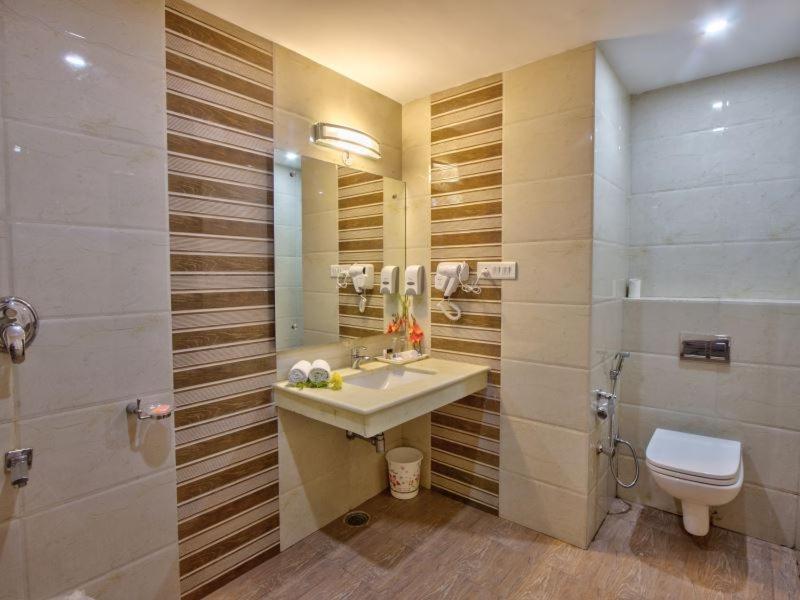 The Katoch Grand Resort Manāli エクステリア 写真